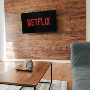 Bright & Grey - Netflix - City - Wifi - 4 Person